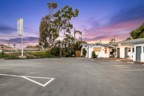 Scandia Motel - Exterior View